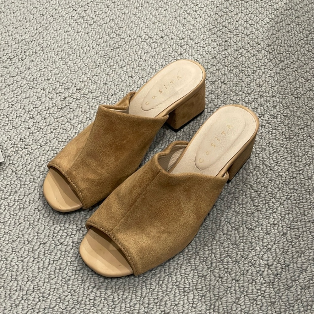 cute low tan heels